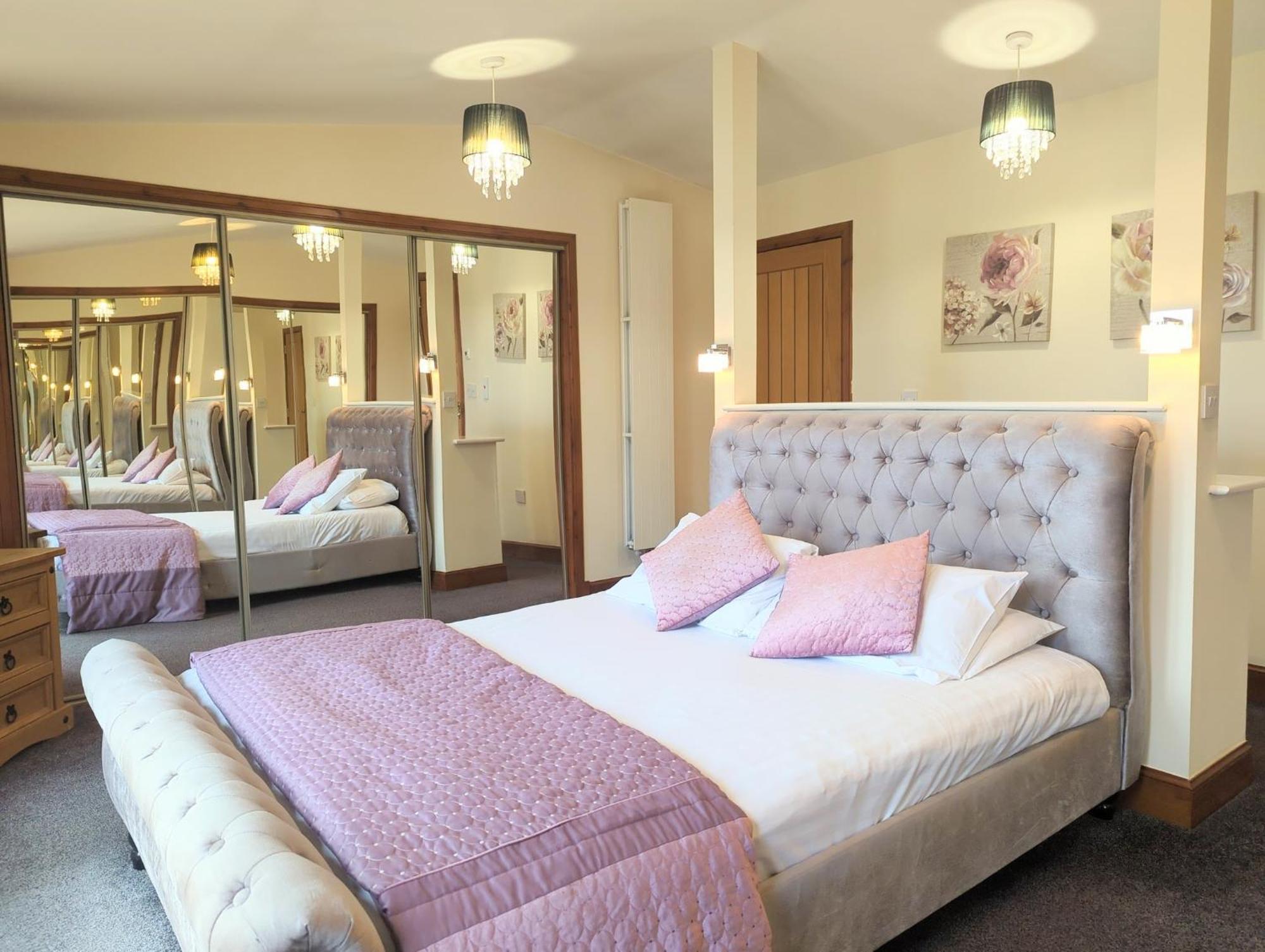 Villa Torridon 1 With Private Hot Tub - Fife - Loch Leven - Lomond Hills- Pet Friendly Kelty Esterno foto