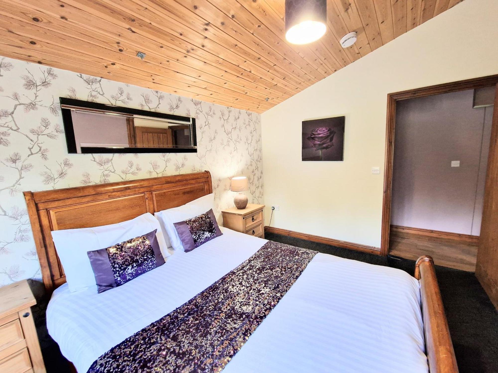 Villa Torridon 1 With Private Hot Tub - Fife - Loch Leven - Lomond Hills- Pet Friendly Kelty Esterno foto